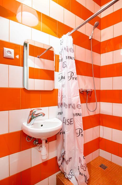 Economy Apartment On Rappoporta 7A-1 Λβιβ Εξωτερικό φωτογραφία